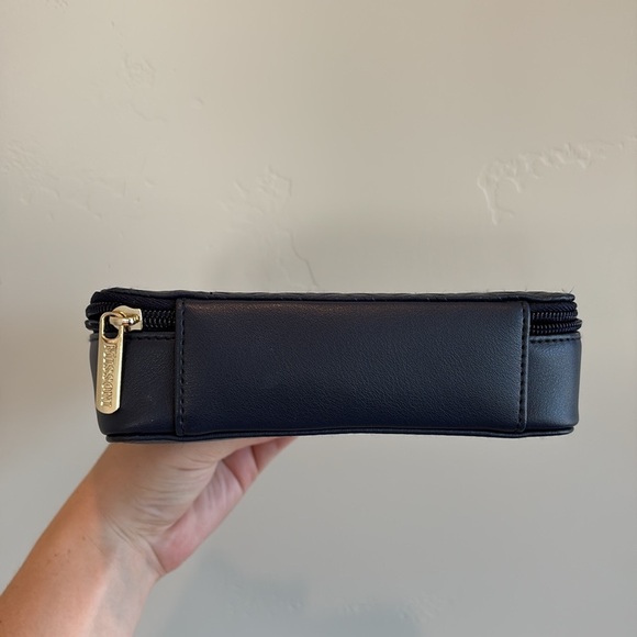 Delta One x Missoni Leather Luxury Amenity Case Dark Blue Gold Zipper - Picture 9 of 11